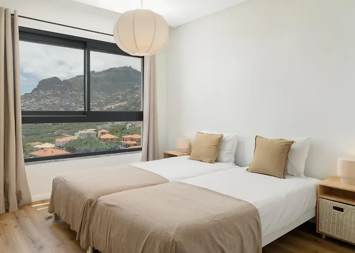 Saraiva Hills Ii By An Island * カマラ・デ・ロボス