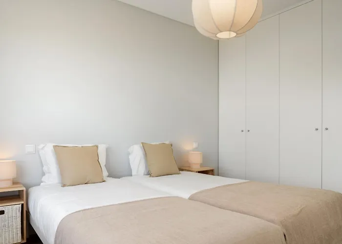 Saraiva Hills Ii By An Island カマラ・デ・ロボス